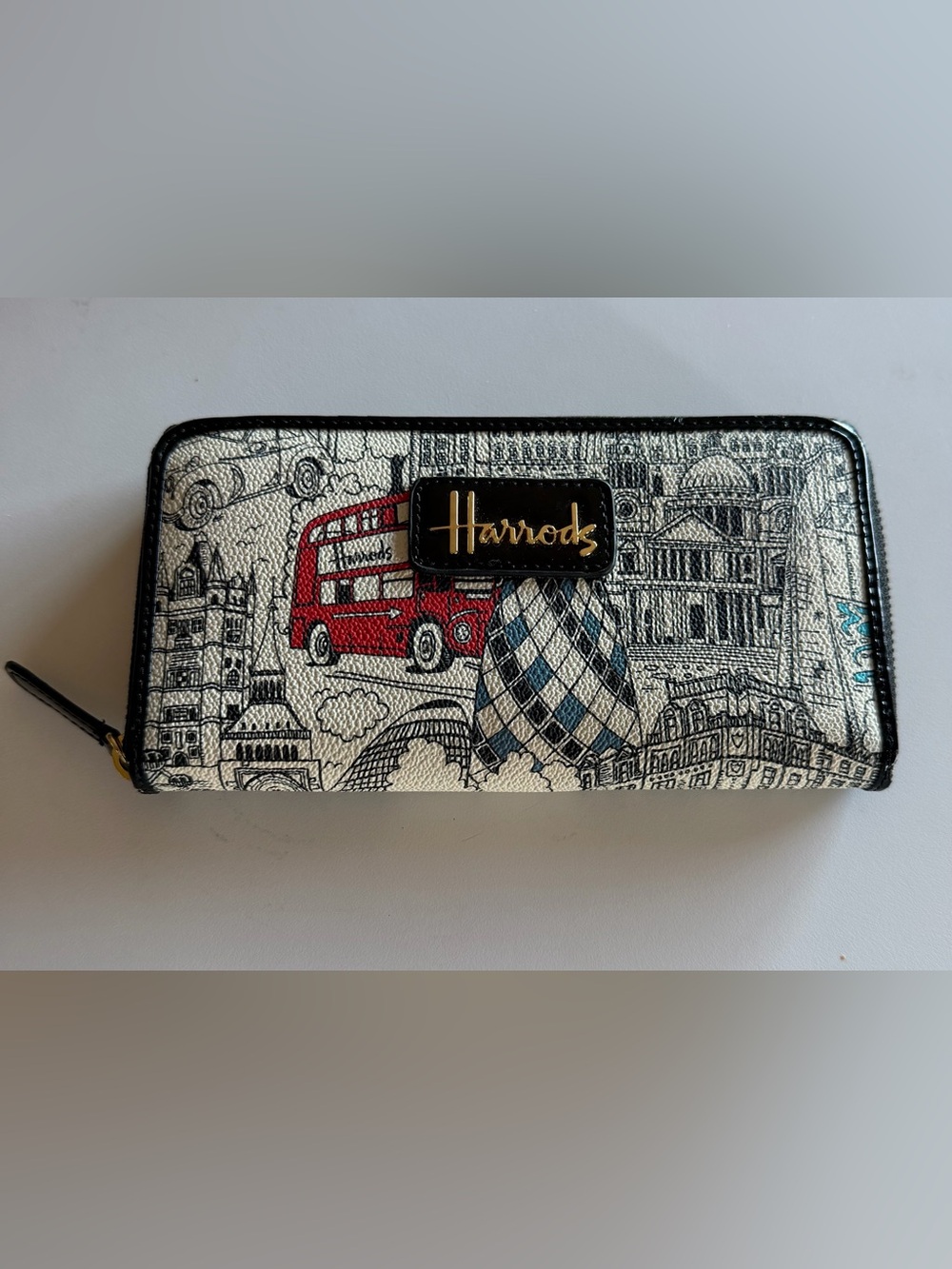 Harrods of London Zippered Wallet Iconic City Views Card Slots Coins